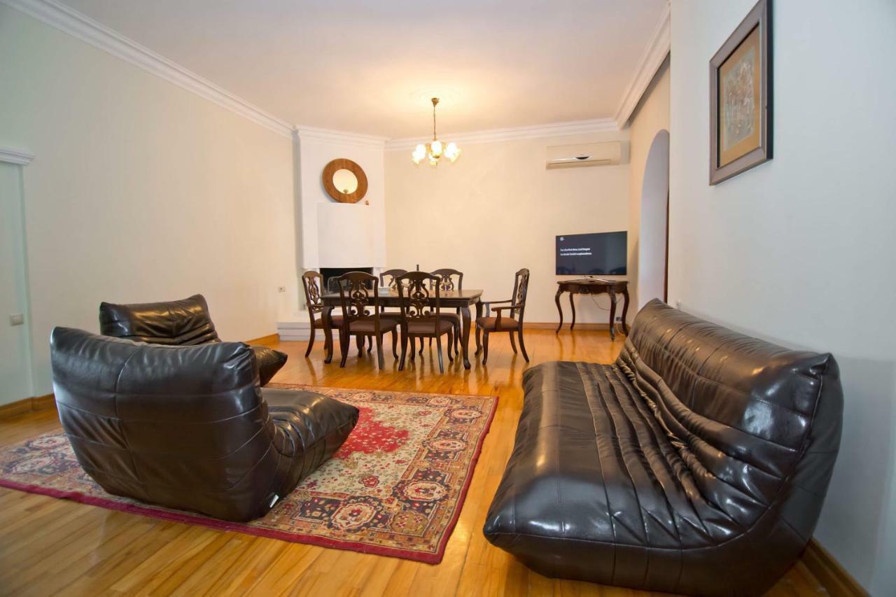 Apartment On Gorgiladze 25 Батуми Экстерьер фото