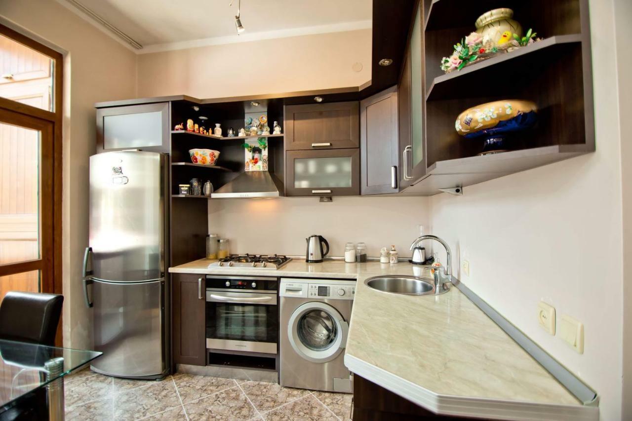 Apartment On Gorgiladze 25 Батуми Экстерьер фото