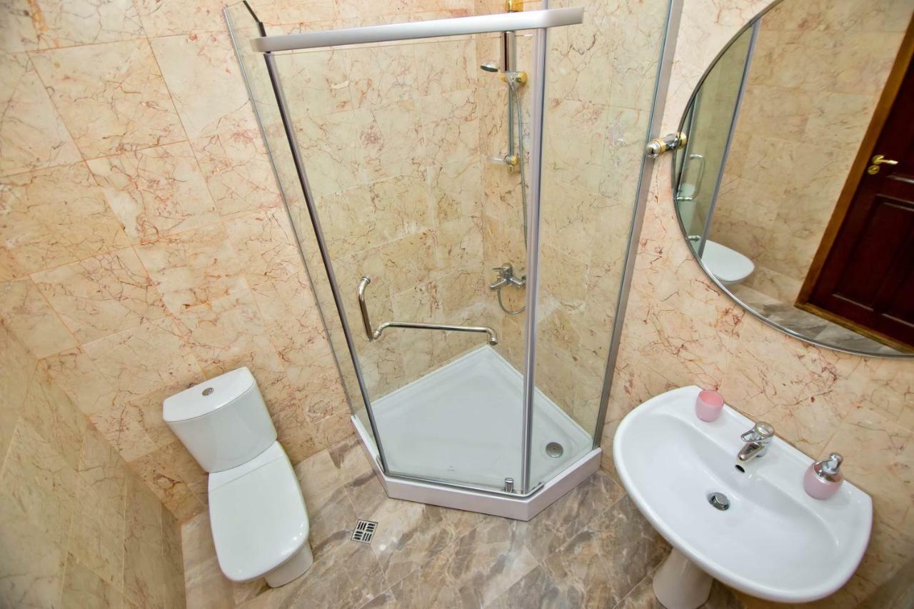 Apartment On Gorgiladze 25 Батуми Экстерьер фото