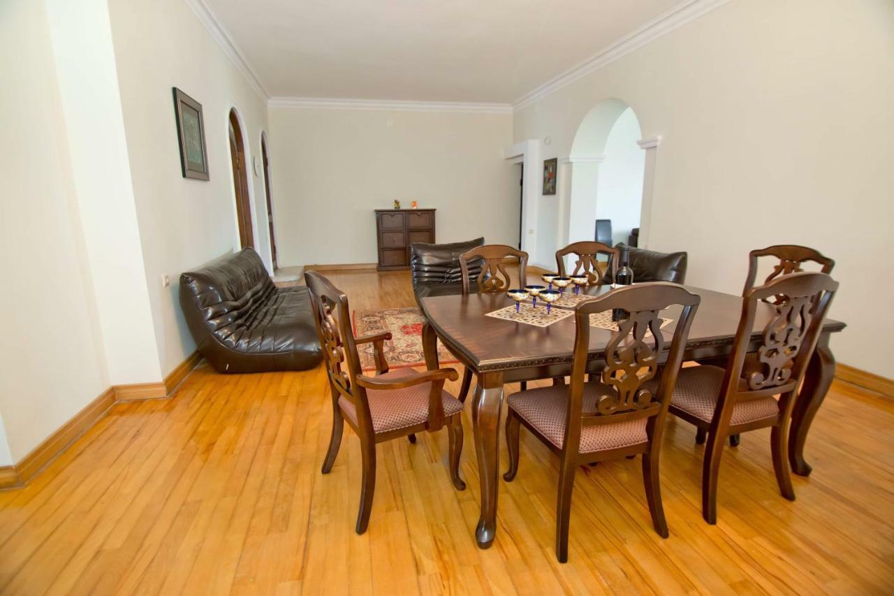 Apartment On Gorgiladze 25 Батуми Экстерьер фото