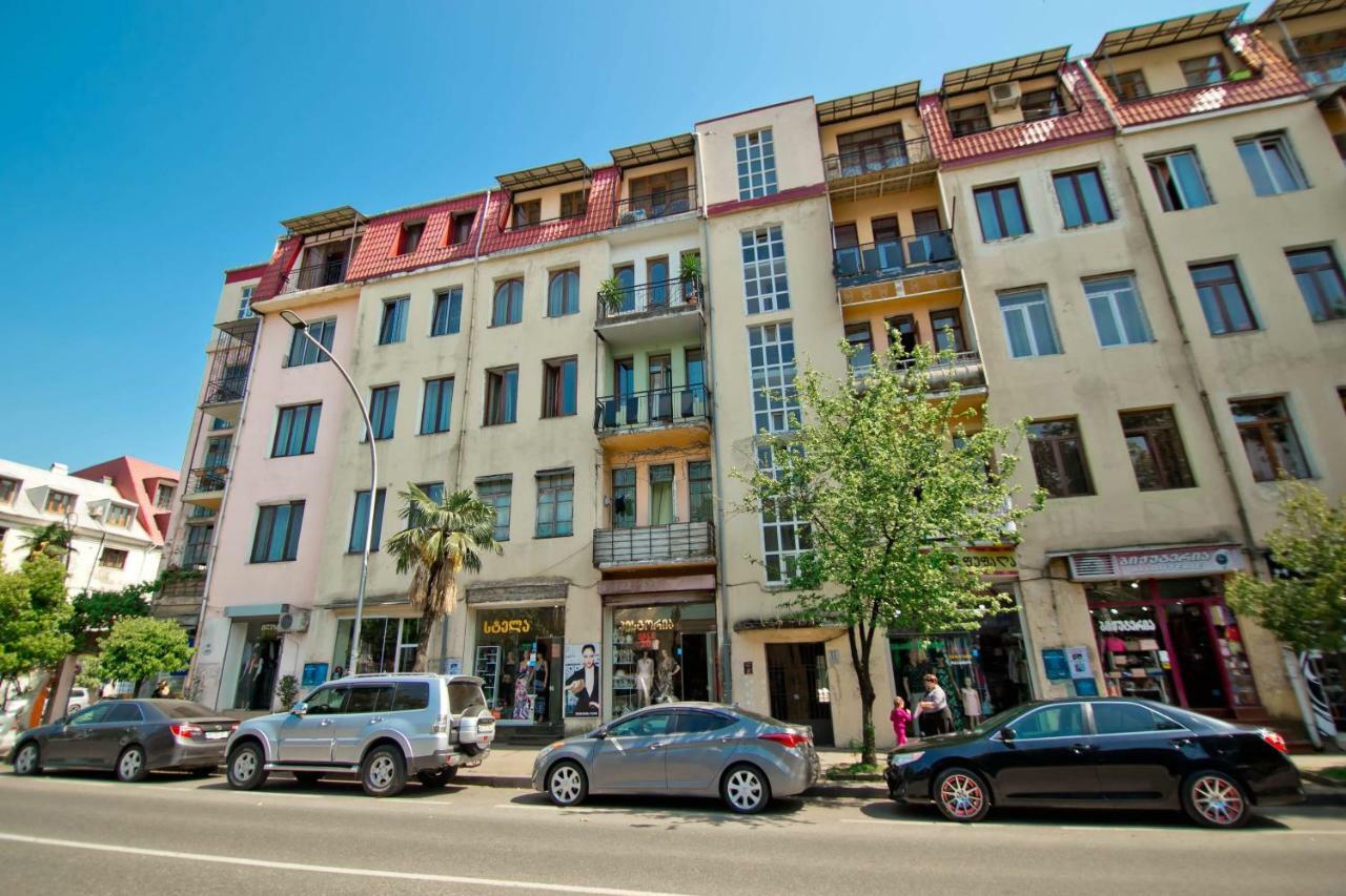 Apartment On Gorgiladze 25 Батуми Экстерьер фото